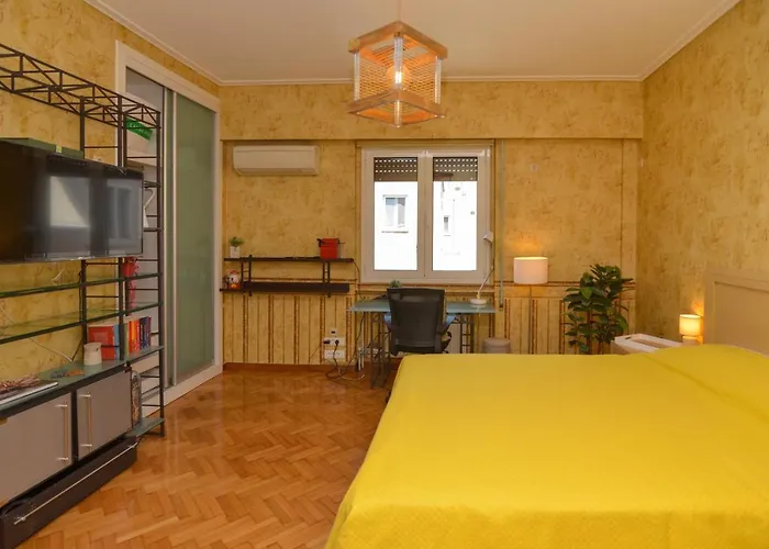 Athens Stylish Studio In Front Of Syntagma Metro Stop For 2