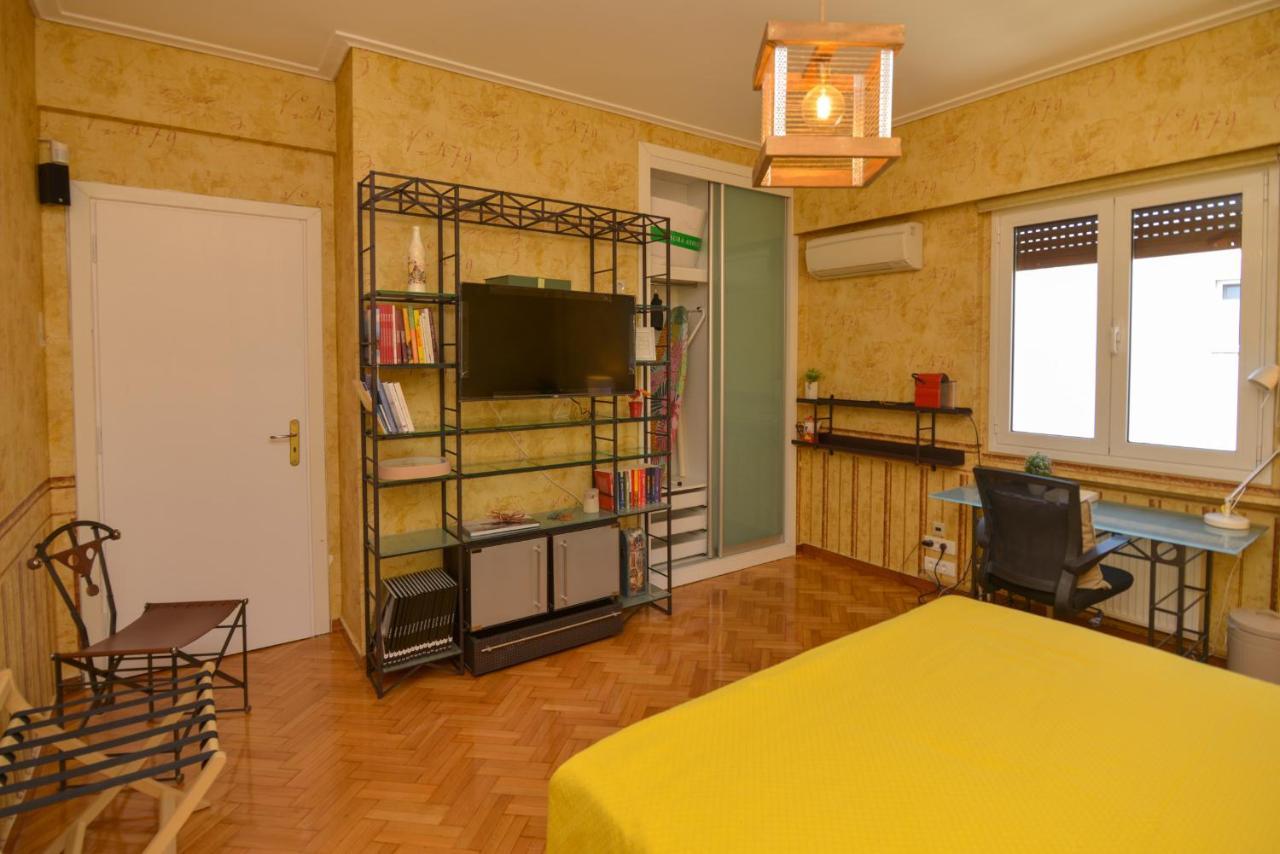 Apartment Stylish In Front Of Syntagma Metro Stop For 2