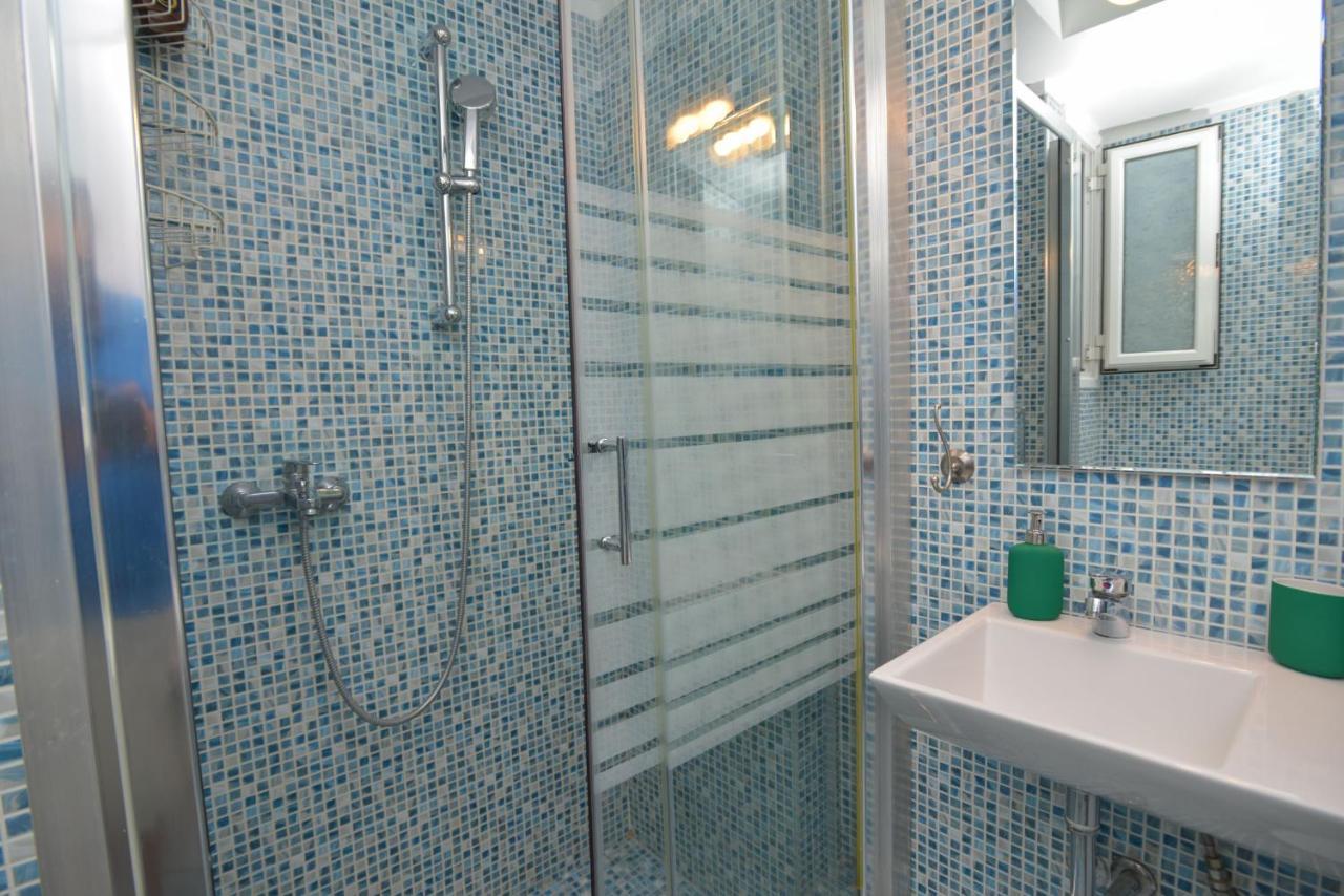 Apartment Stylish In Front Of Syntagma Metro Stop For 2 Athens