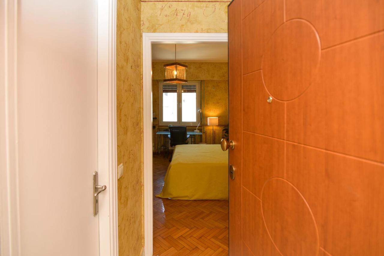 Stylish In Front Of Syntagma Metro Stop For 2 Apartment
