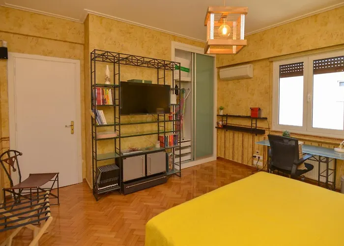 Athens Stylish Studio In Front Of Syntagma Metro Stop For 2